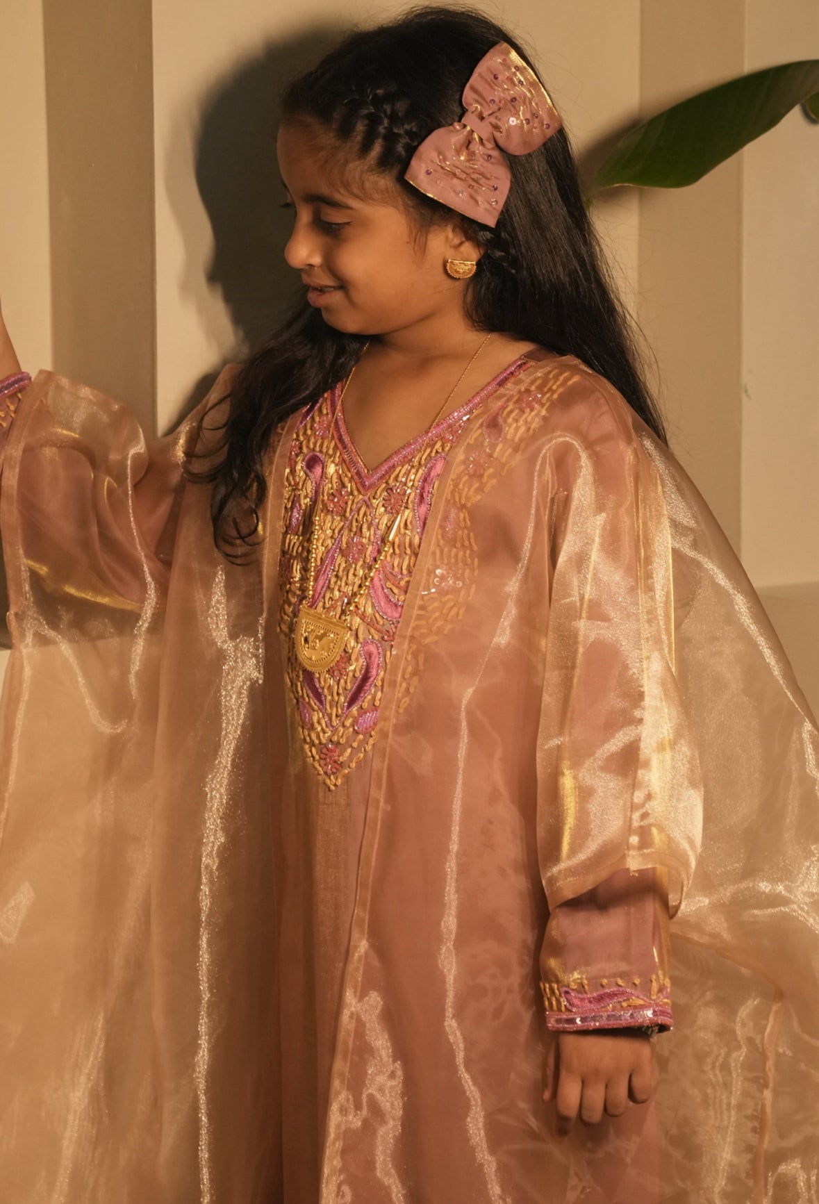 Almizn Thoub Beige & Pink